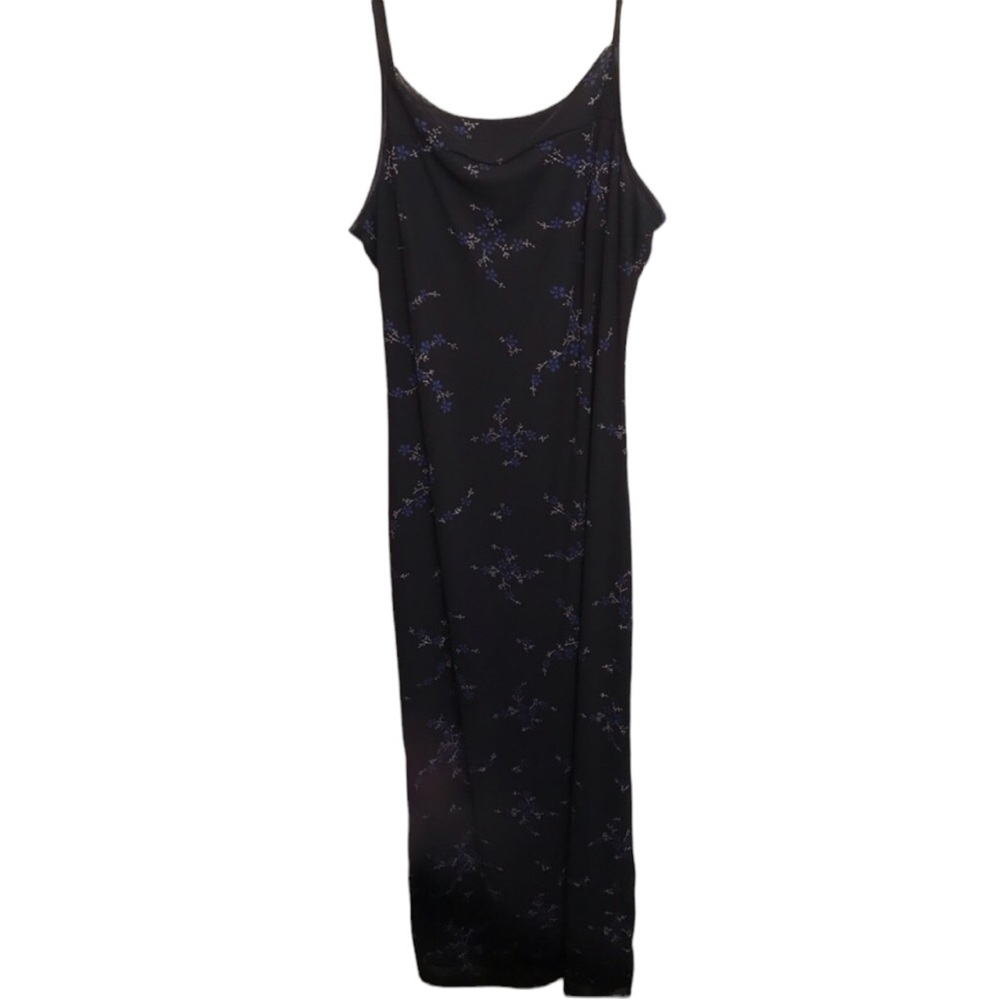𝅺BCBG Paris Navy size medium floral print lined maxi with stretch